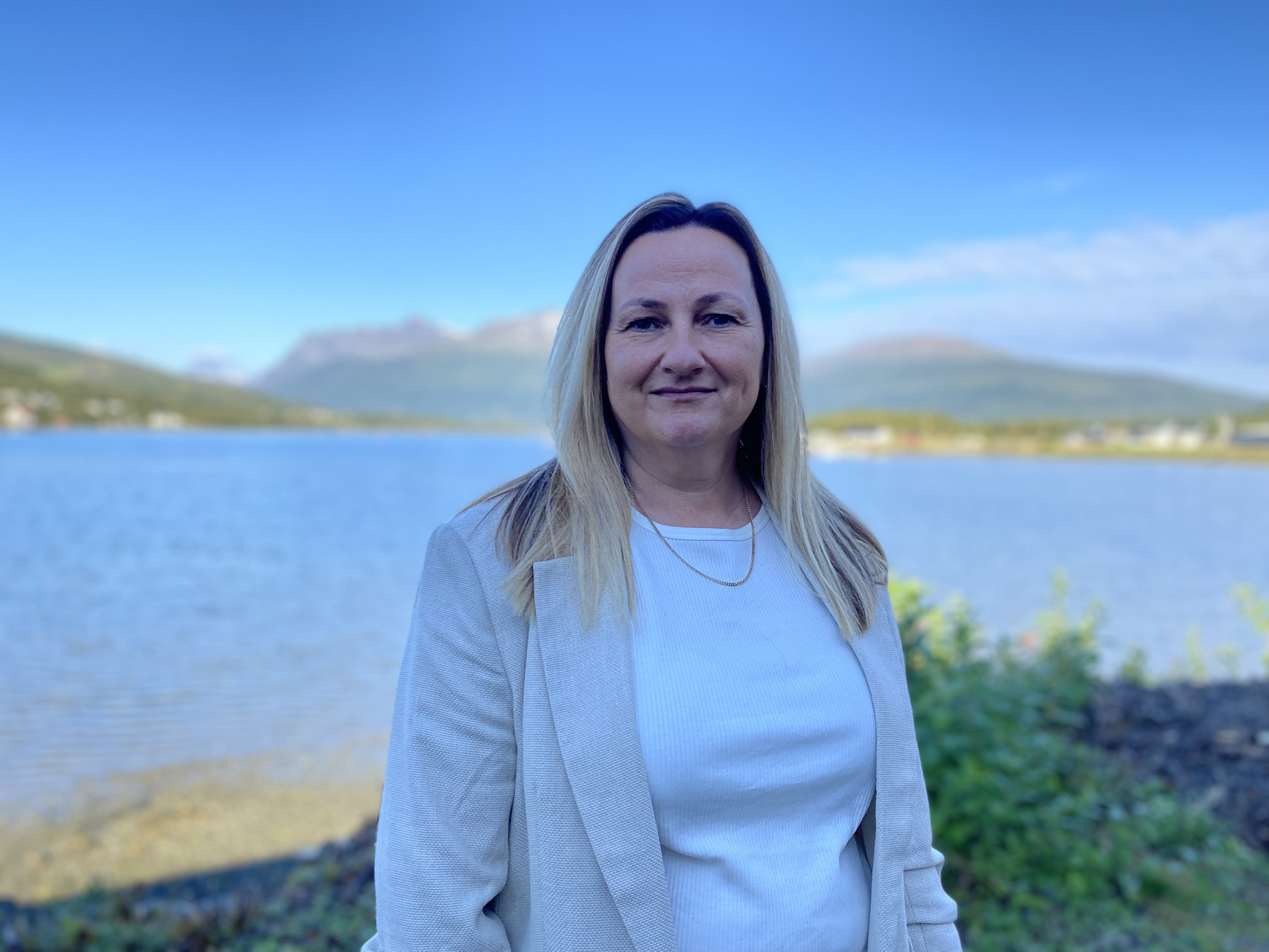 Bedriftsleder May Britt er fornøyd med den tette oppfølgingen hun nå får fra rådgiver i banken 